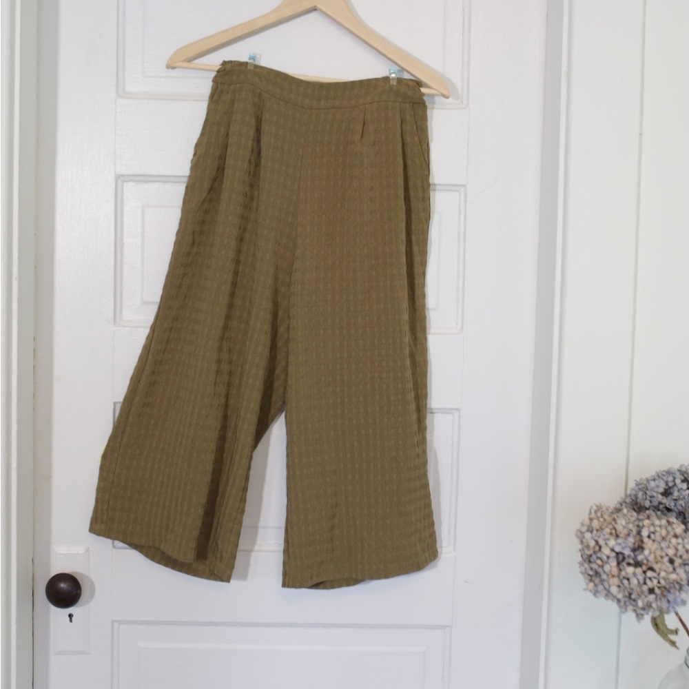 Olive green wide leg capri
